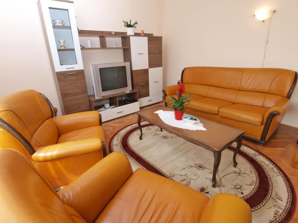 Apartments Ivanka 1056 풀라 외부 사진